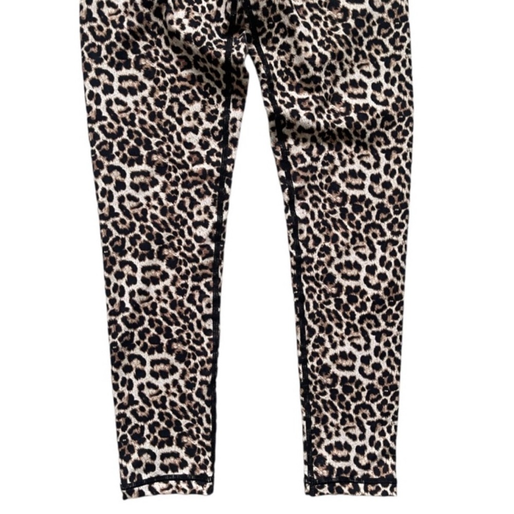 ZYIA Active Leopard Brilliant Scrunchy What Hi-Rise 7/8 Leggings - Picture 10 of 15